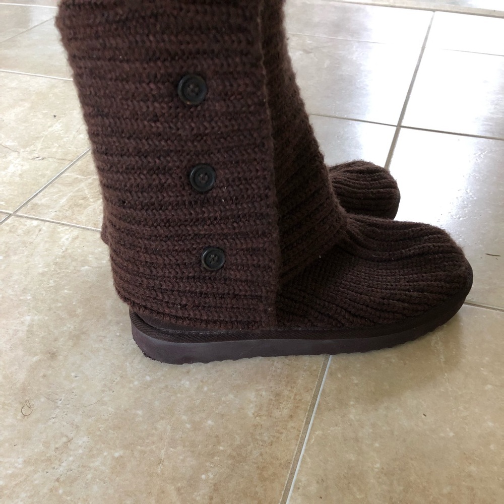 Uggs - Picture 4 of 5